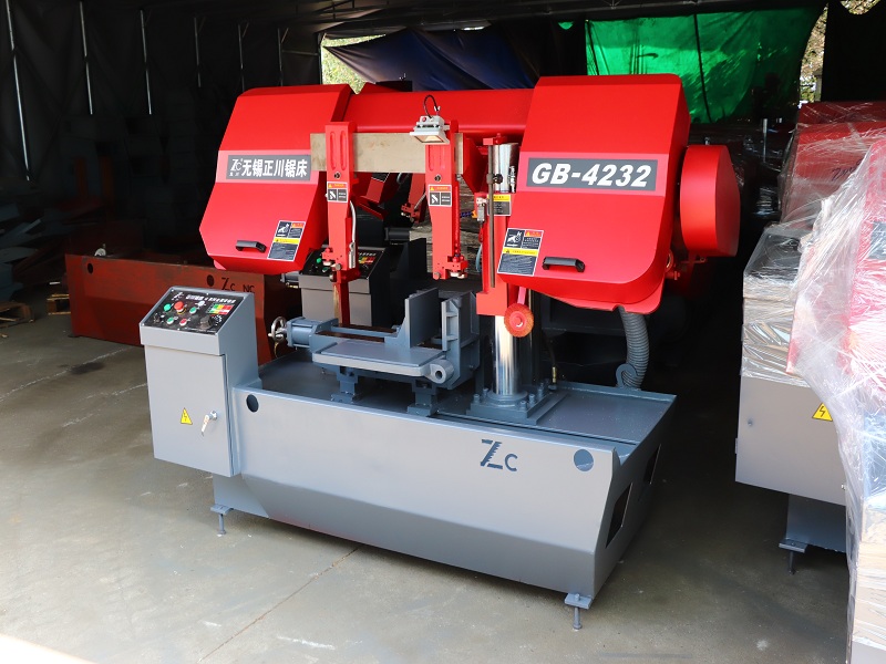 正川鋸床告訴您龍門(mén)帶鋸床的送料方式有哪幾種？